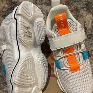 Brand new girls sneakers